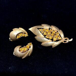 Vintage JJ Jonette Topaz Rhinestone Brooch and Clip on Earring Set